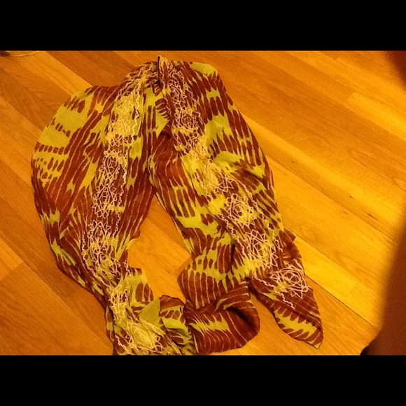 Scarf - Picture 1 of 2
